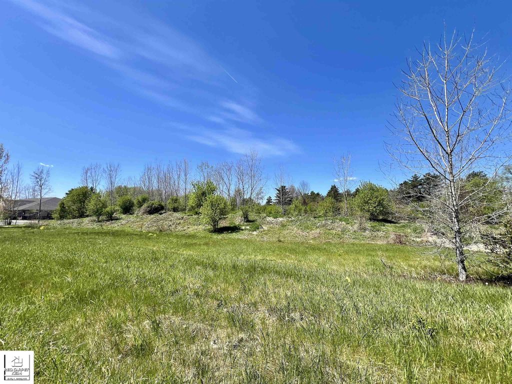 1450 Cal Dr, Davison township