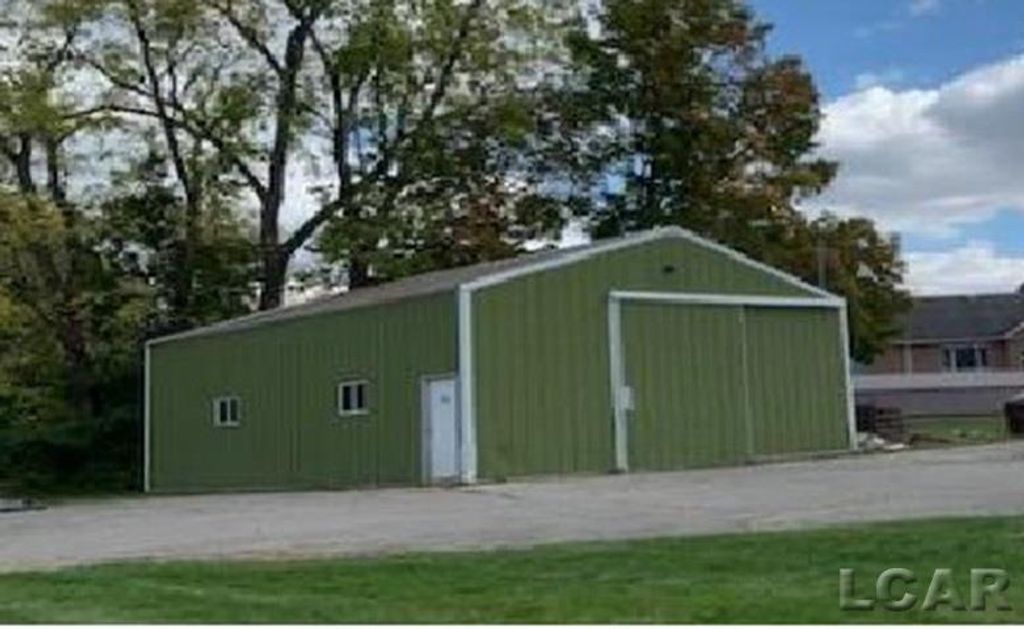 700 Oakwood Ave, Adrian city