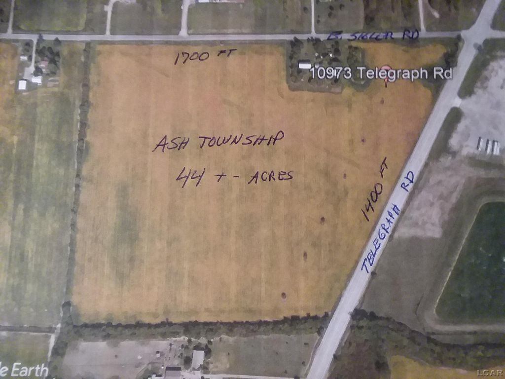 2268 E Sigler Rd, Carleton village