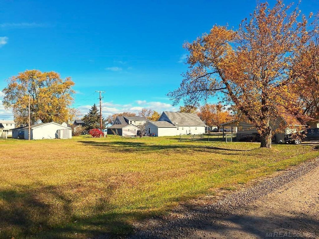 Lot 402 Sunset, Worth township