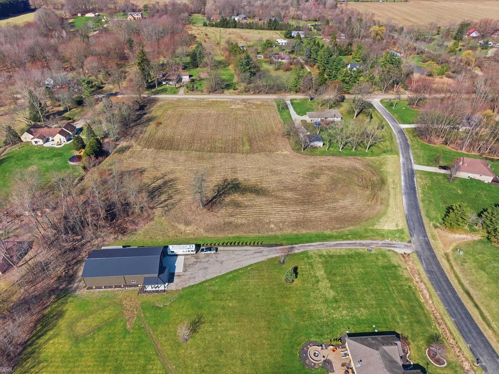 7036 Rea Vl Ln, Almont village
