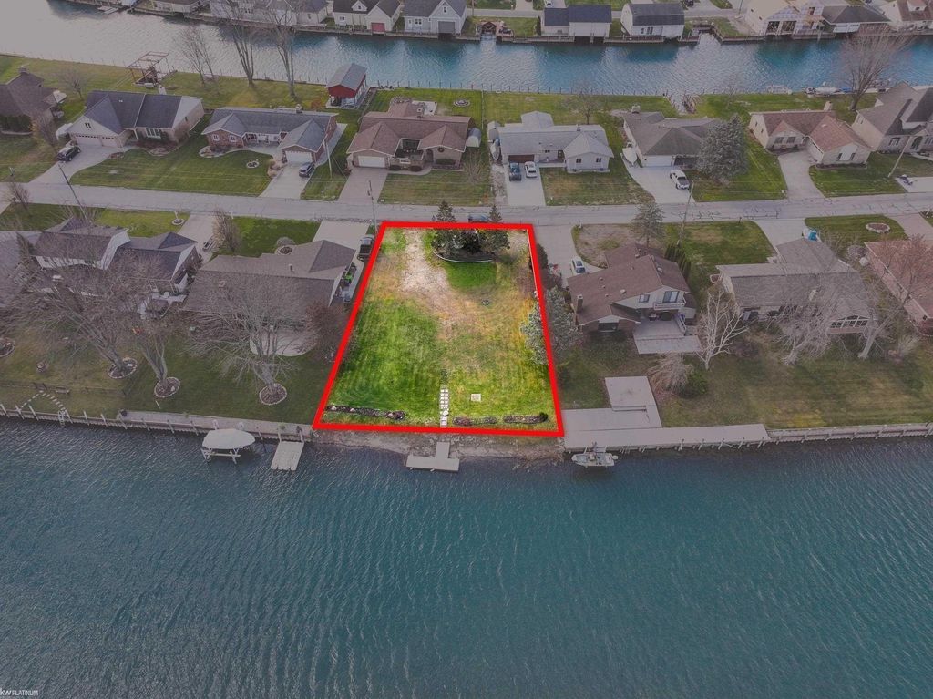 7294 Flamingo, Clay township