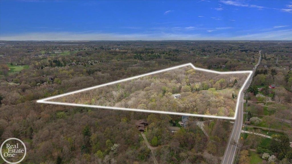 3750 Orion Rd, Oakland charter township