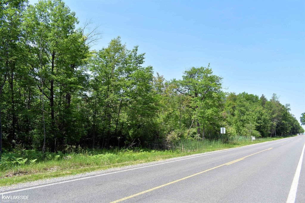 0 Oak Beach Rd, Lake township