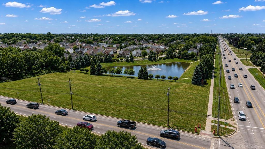 15170 15 Mile Rd, Sterling Heights city