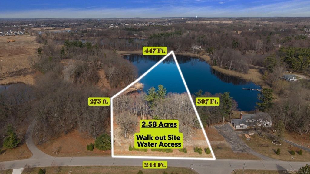 1220 Shephards Ln, Oxford charter township