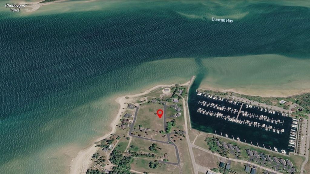1226 Lofgren Shore, Cheboygan city