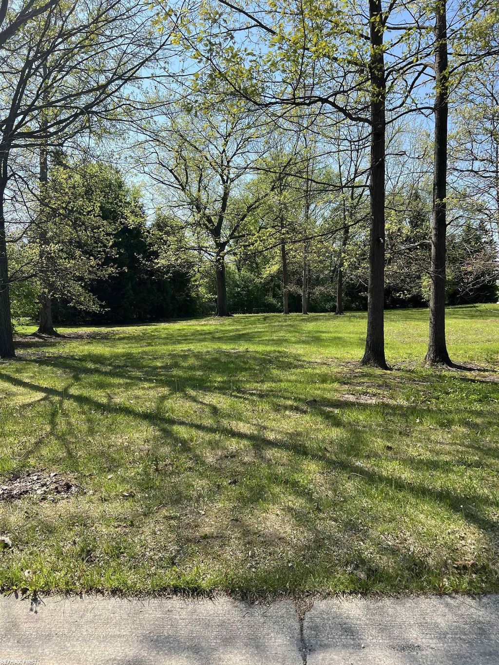 1 Golfside Dr, St. Clair city