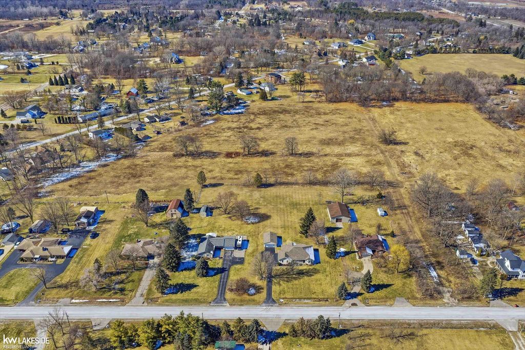 00 Omo Rd, Macomb township