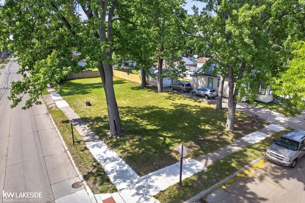 1336 E Meyers Ave, Hazel Park