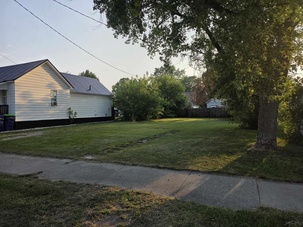 208 S Sheridan St, Bay City city