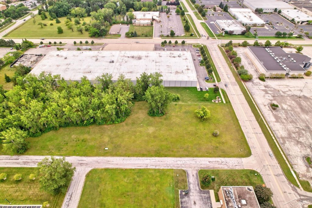 S Mcleod Dr, Saginaw charter township