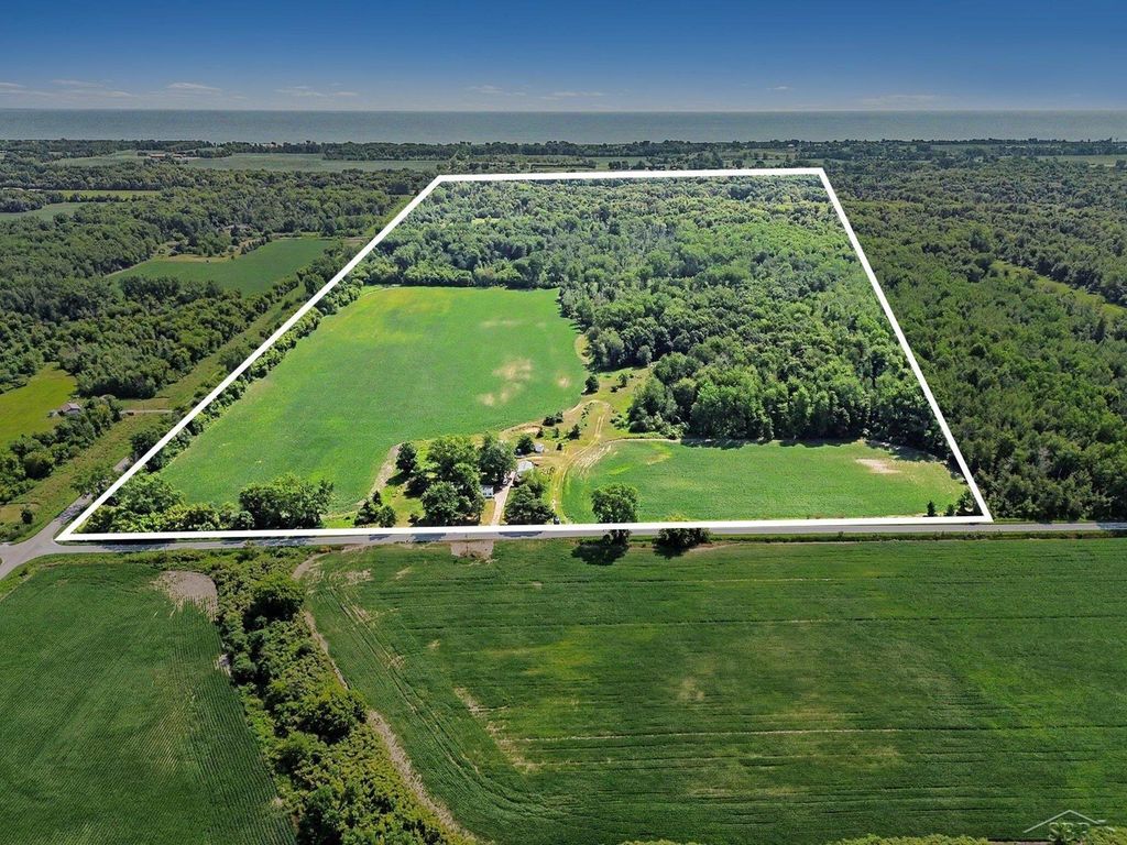 4944 N Elevator Rd, Pinconning township