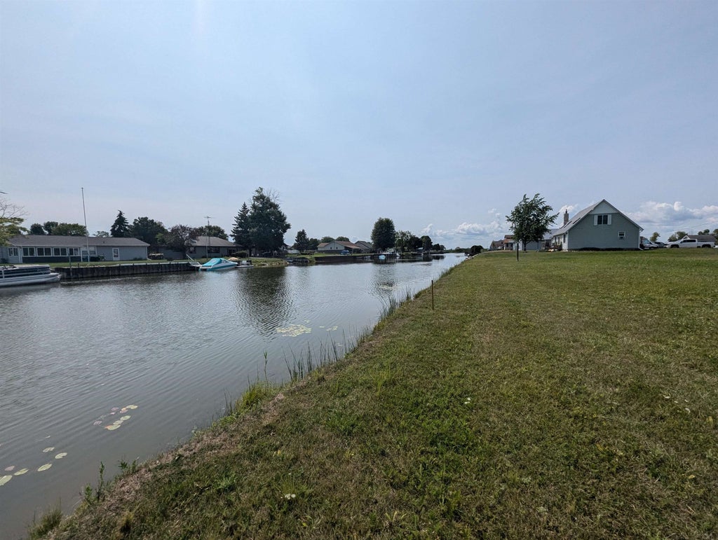 N/a Lola, Au Gres township