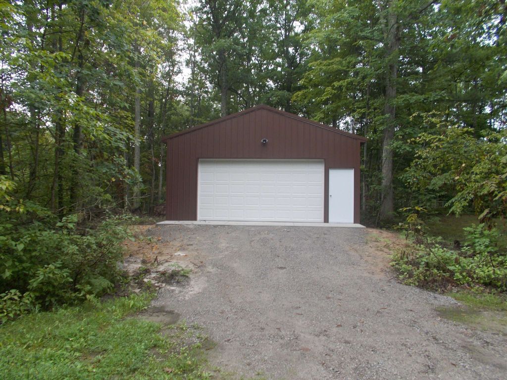 7513 Elm, Plainfield township