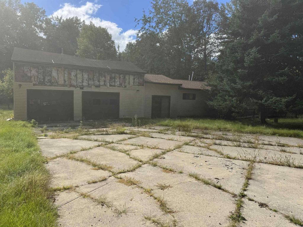 7921 Fern, Hale