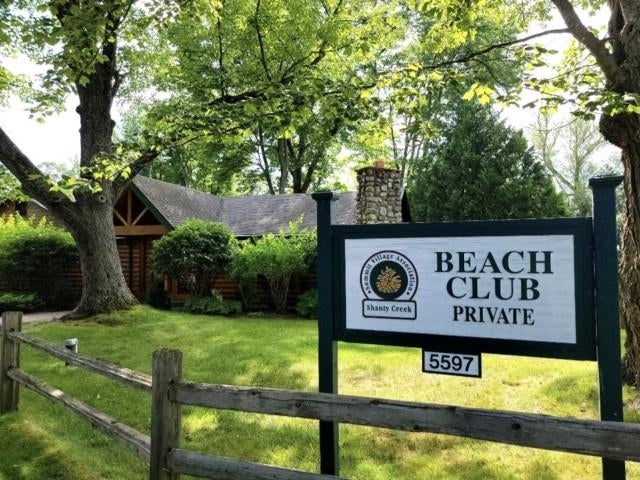 3 Deer, Custer township