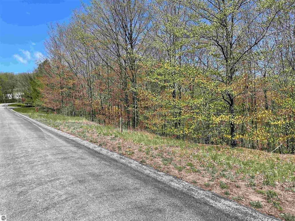 4863 Grayhawk, Garfield charter township