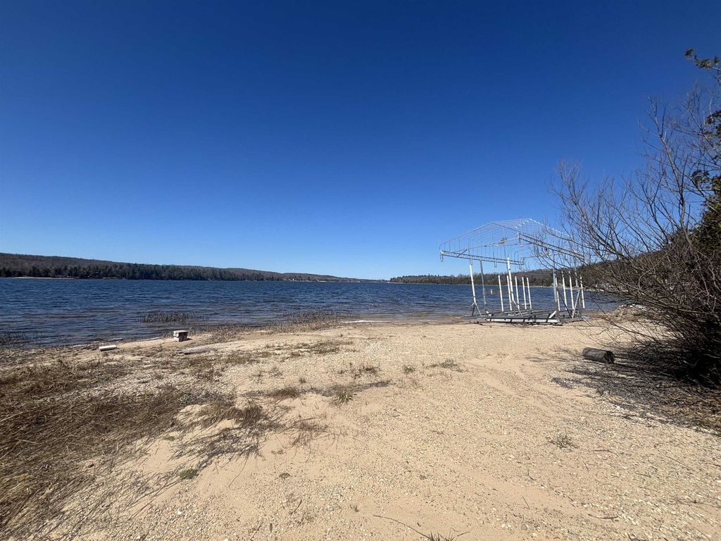 00 Ridge Rd, Eveline township