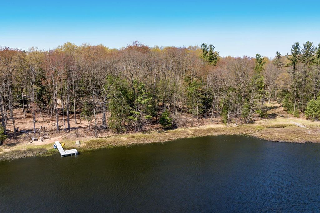 03 Woodland Trl, Almira township
