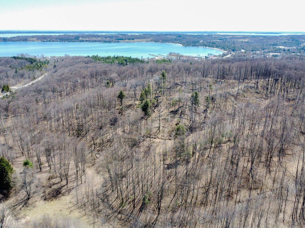 0 E Smiseth, Suttons Bay
