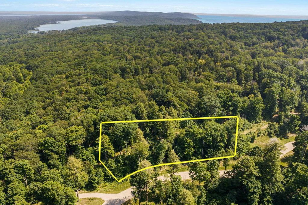 000 Park, Lake township