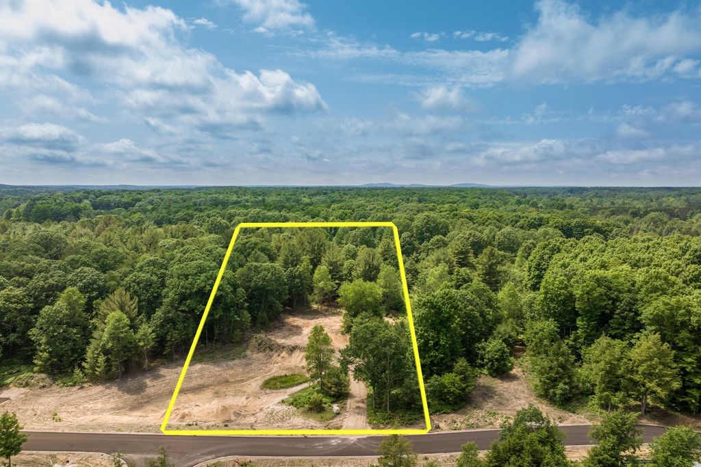 4717 Leaning Birch, Long Lake township