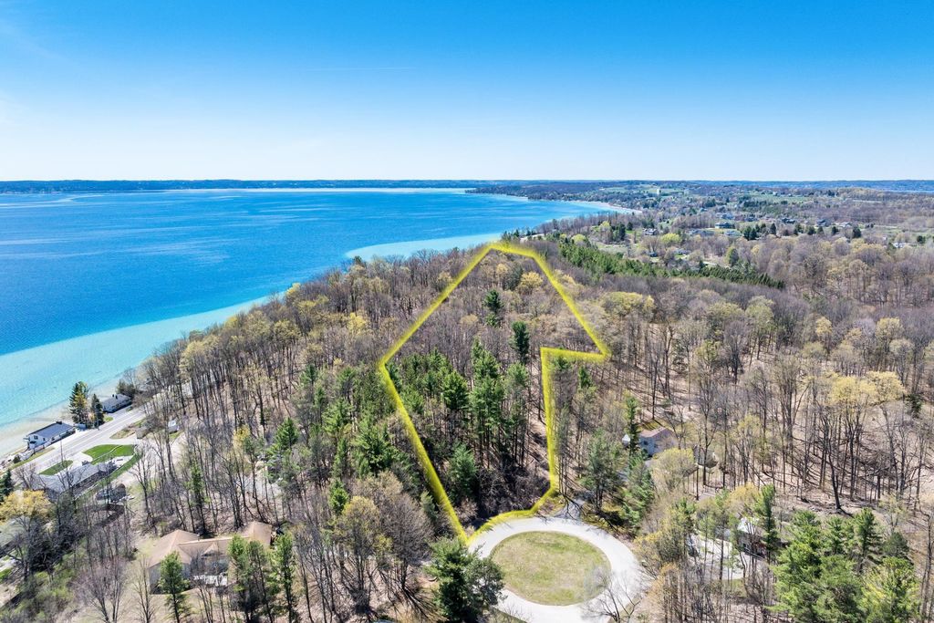 Lot 21 Moonrise, Peninsula township