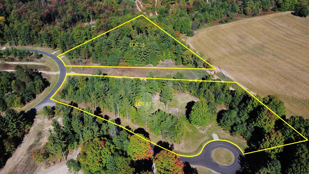 2961 Wildfire Rd, Paradise township