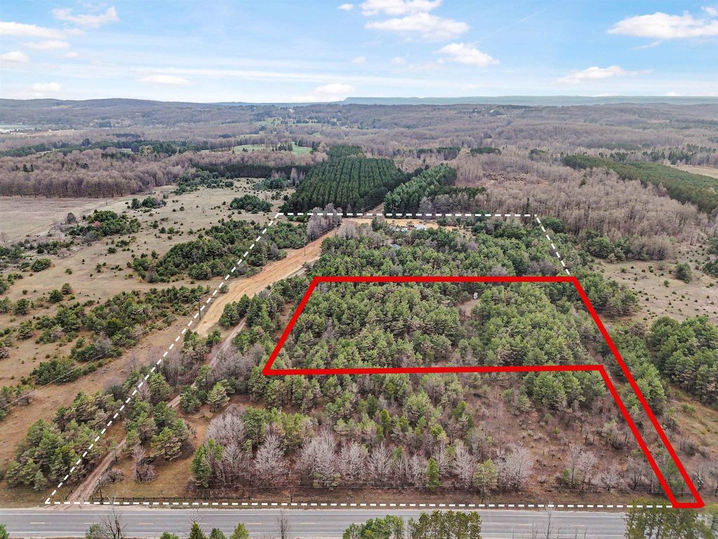 8590 Homestead, Benzonia township