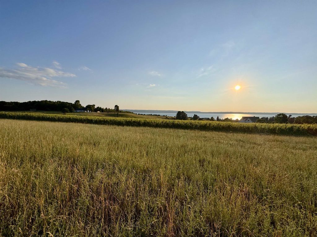 1 Cavalieri, Peninsula township