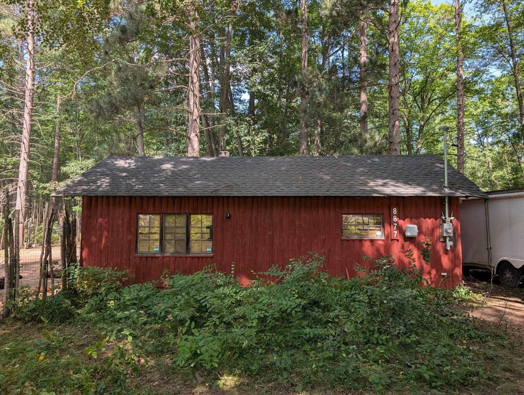 8877 E Gillow, Enterprise township