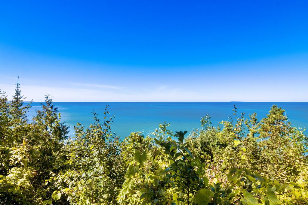 12281 N Island View, Northport