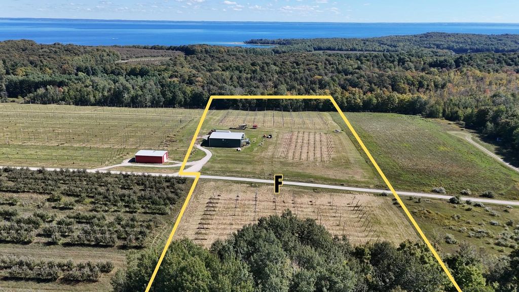 5766 (parcel F) N Omena Rise, Northport