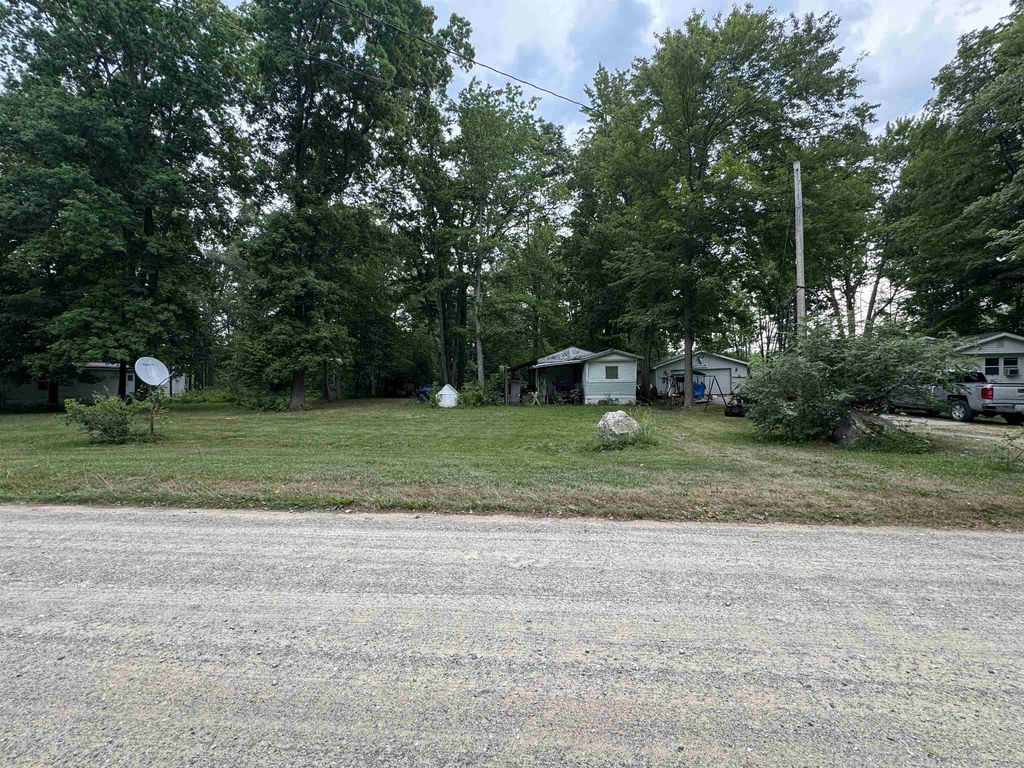 7645 Windoga Lake, Sherman township