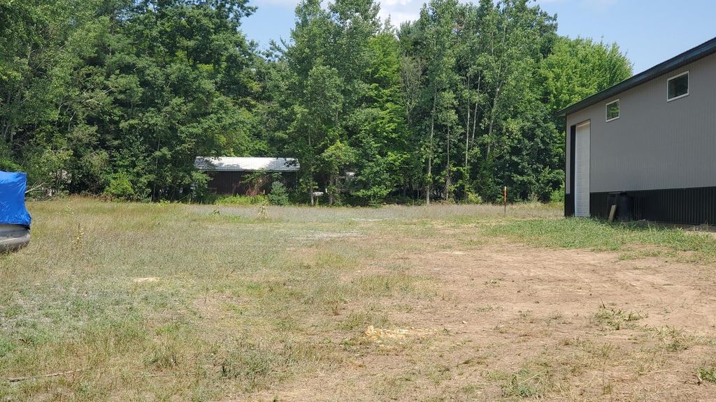 23 Muddy Cove, Garfield township