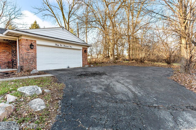 31009 Heritage Hills Dr, Farmington Hills city