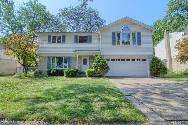 39175 Parkhurst St, Livonia city