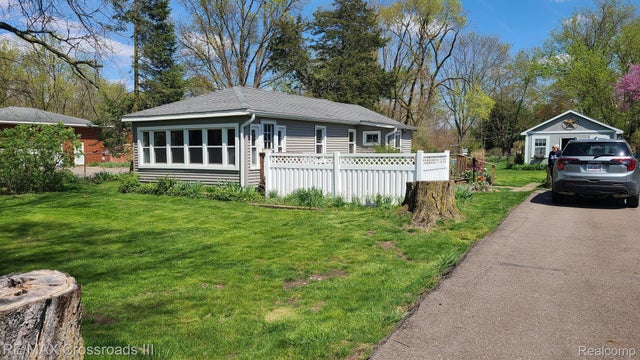 8735 Rawsonville Rd, Sumpter township