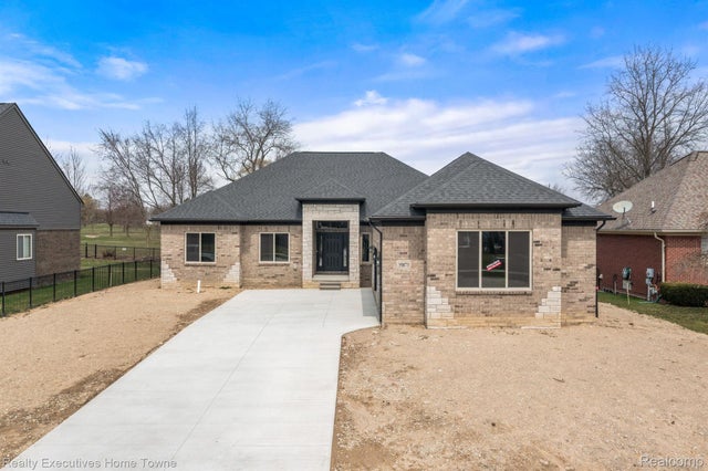 35873 Glenville Dr, New Baltimore city