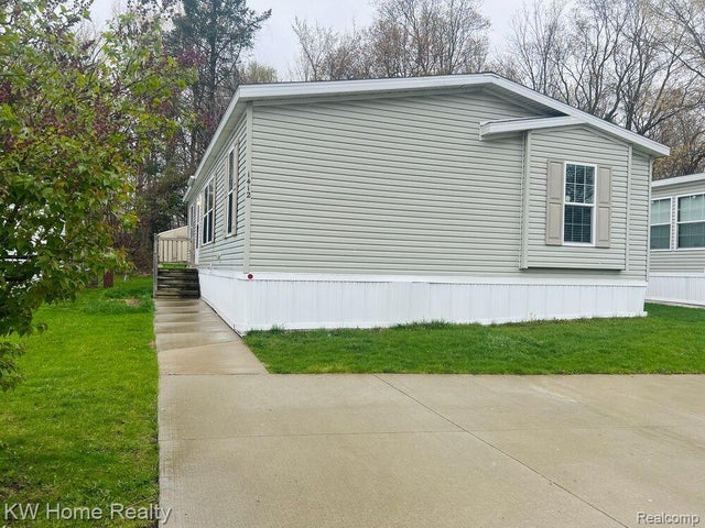 1412 Nardeer, Novi city