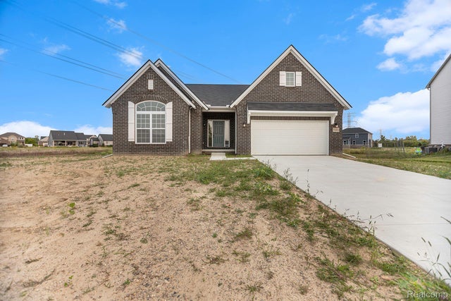 72250 Van Dyke, Bruce township