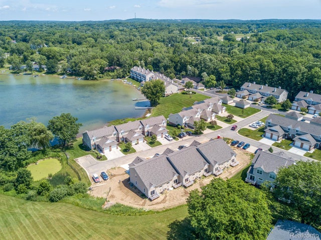 11306 Woodruff Lake, Brighton city