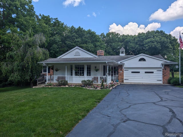 3641 Green Lake Rd, West Bloomfield charter township