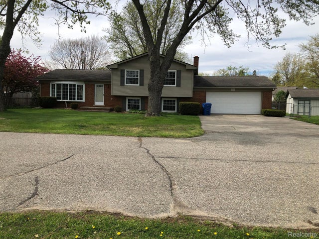 5510 Berkley Dr, Waterford charter township