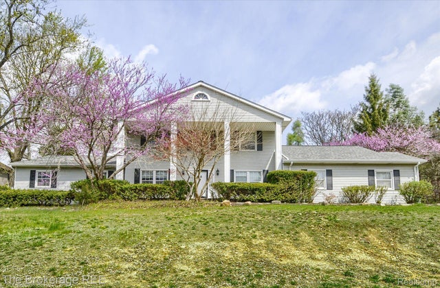 688 Uphill Rd, Milford charter township
