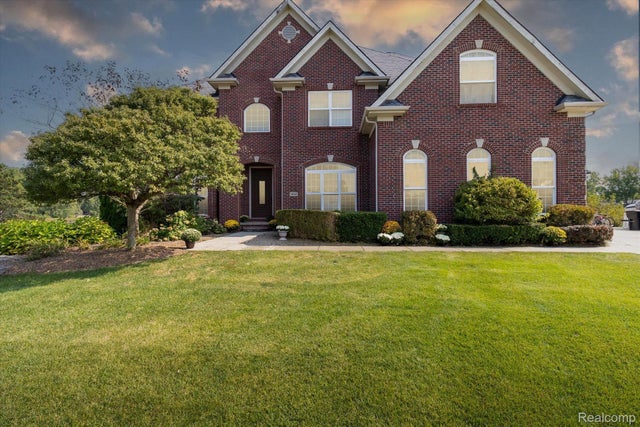 1858 Sandy Shores Dr, Oxford charter township