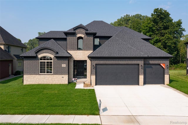 45595 Shoal Dr, Macomb township
