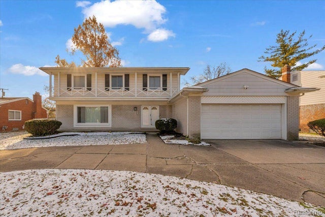 22679 Bell Brook St, Southfield city