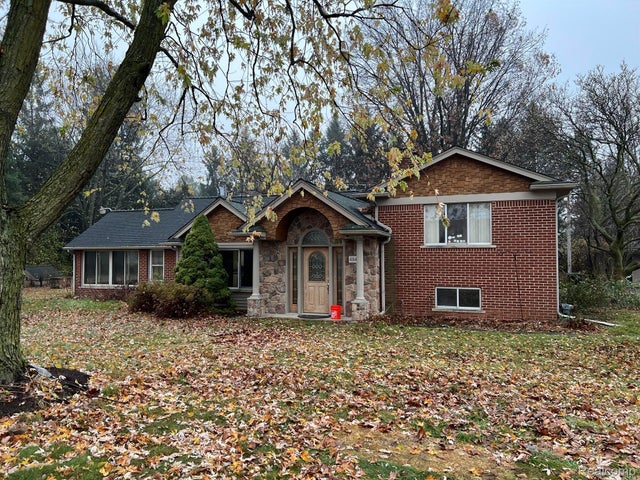 48441 N Territorial Rd, Plymouth charter township
